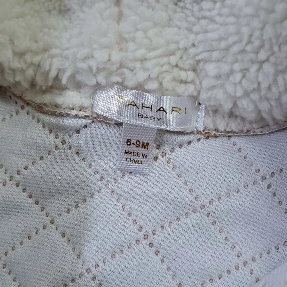 Tahari Baby quilted velour fleece lined hood full zip onesie sz6-9mos